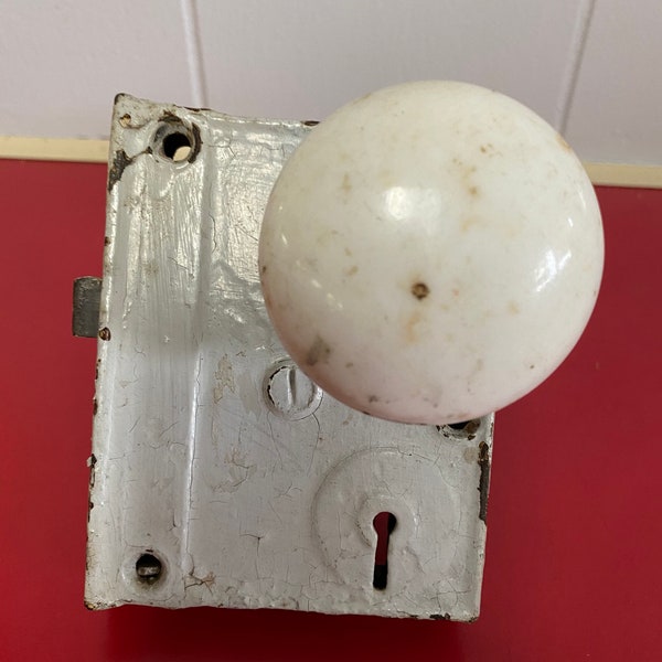 1940’s ceramic/cast iron door knob with mechanism