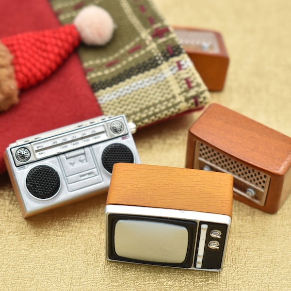 Handmade 1:12 Miniature Vintage Model Furniture Dollhouse Retro Radio/TV Appliances Decoration Accessories