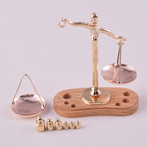 Handmade Miniature Scales Wooden Vintage Balance Dollhouse decoration Mini Photo prop Tiny Dollhouse Artisan Photography Gift/Craft DIY