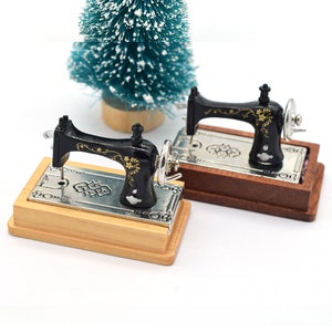 Handmade Vintage Mini Sewing Machine 2 Style Miniature Sewing Machine Model For dollhouse Decorations 1Pcs