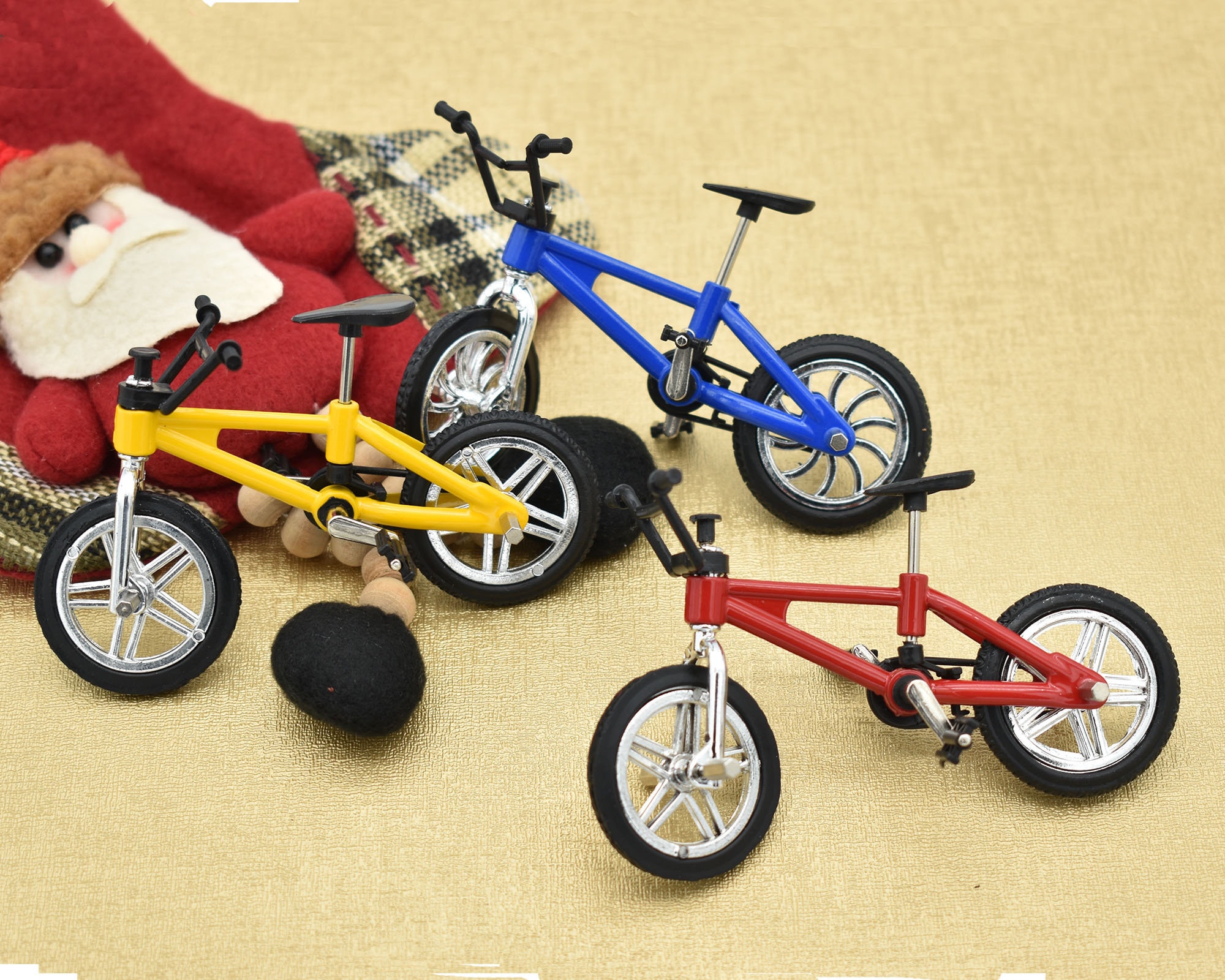 Totority 3 Sets Mini Bicycle Model Alloy Finger Bikes Toy Racing Bicycle Model Bike Craft Simulation Toy for Office Decor Ornament 