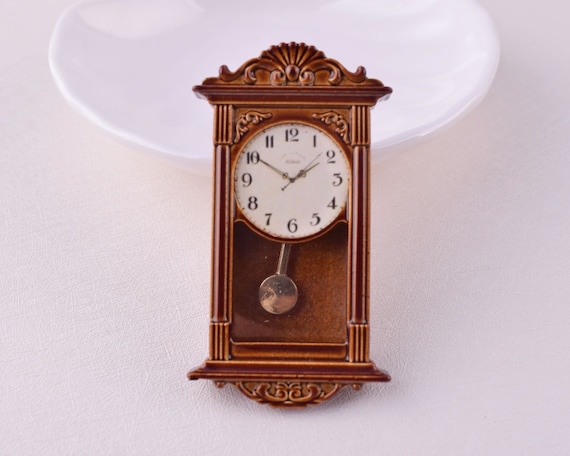 Handmade Miniature Clocks Wooden Vintage Clock Mini Photo Prop