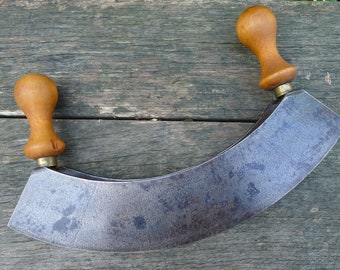 Antikes restauriertes Doppel-Mezzaluna-Messer, 1920er Jahre, geschmiedeter Stahlguss, scharf, punziert, Fleischzerhacker, Pizzaschneider, Schaukelmesser