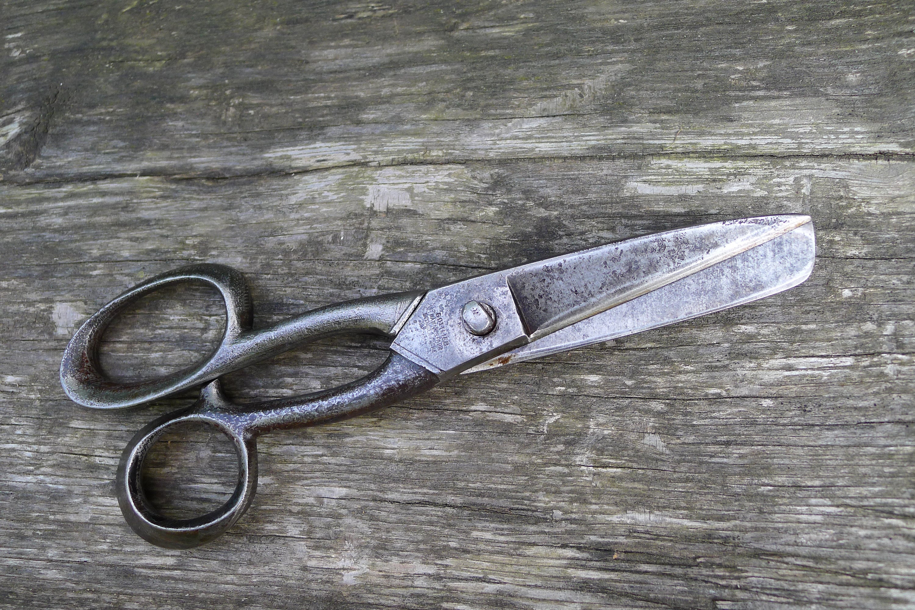Vintage iron Zig Zag Scissors Large scissor Old sewing Primitive hand Tool  Farm