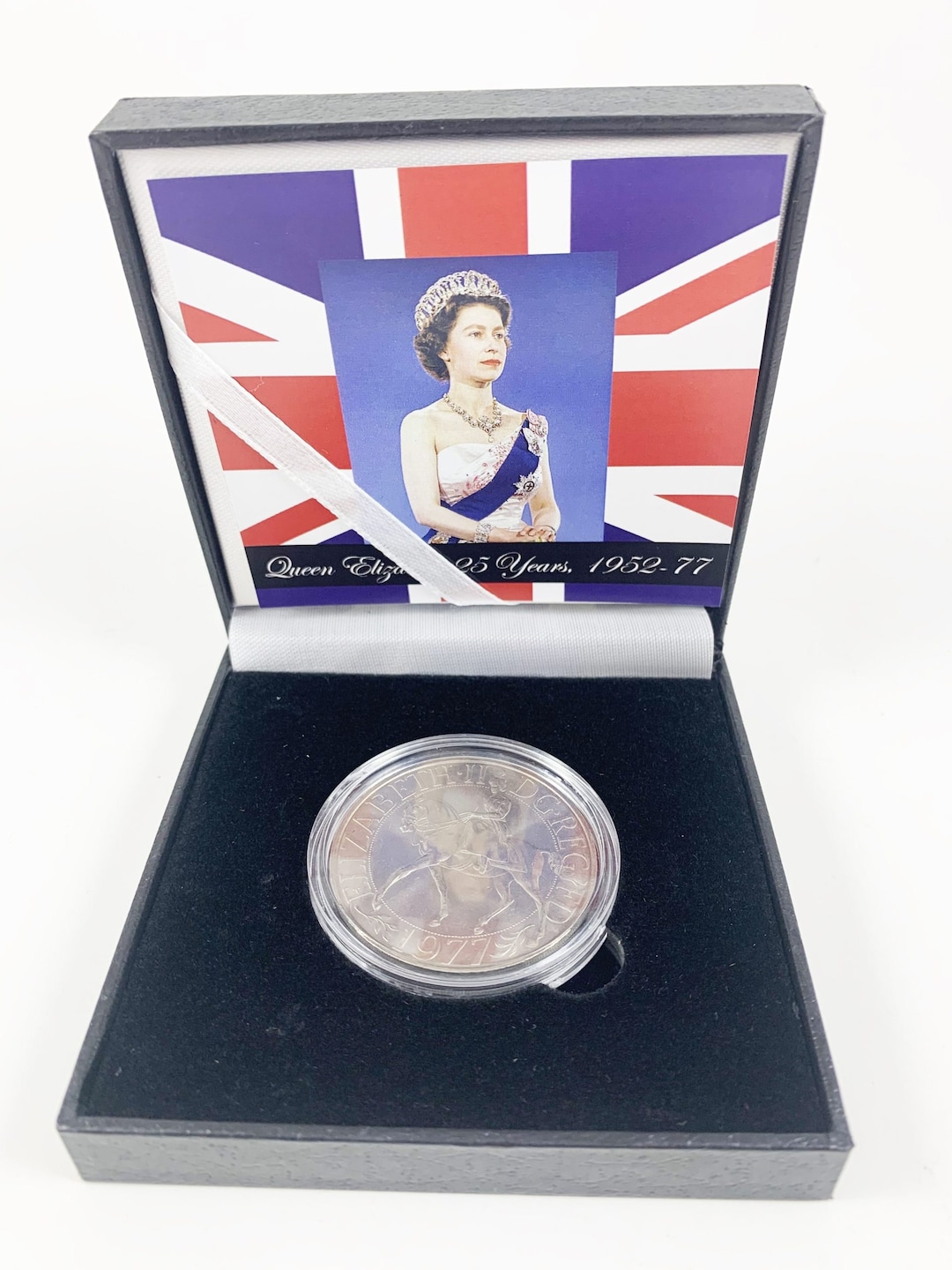 Queen Elizabeth II Silver Jubilee Crown Coin 1977 black - Etsy