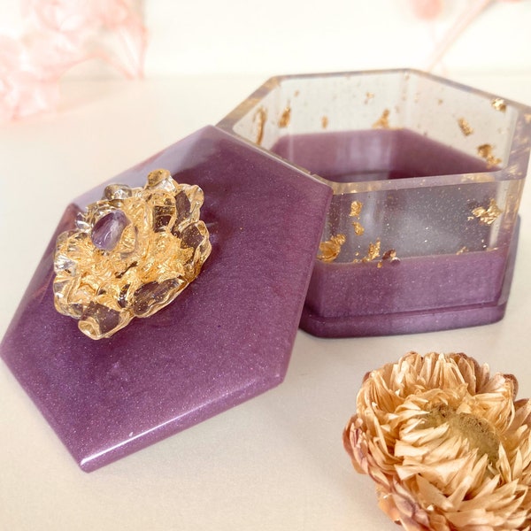 Lavender Resin Trinket box w/ stone / Jewelry Trinket Epoxy Box with Lid, 3D flower, crystal in center / silver GLITTER and flakes