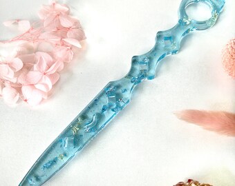 Resin wand / glitter and mica pigment / sea shells / sailor moon theme / Birthday gift / Gift for her / Gift for him / Home decor / Witchy