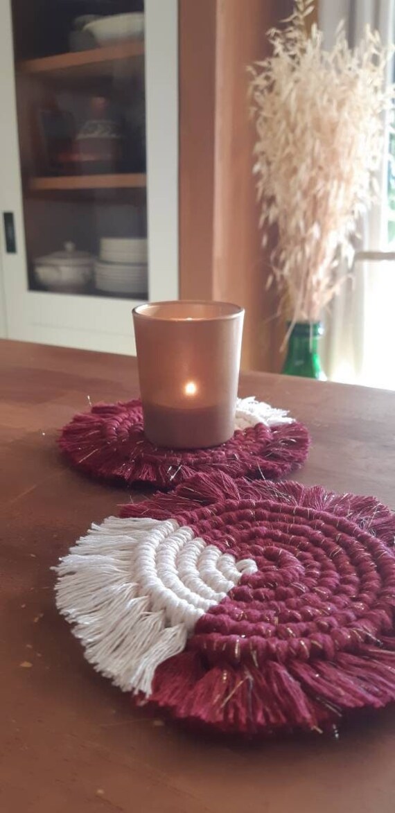 Lot de 2 Sous-Verres Ronds Fait-Main en Macramé Fait Par Mes Soins 100% Coton Recyclé.