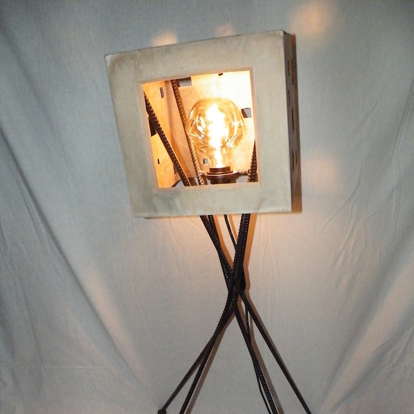 Lampe lumicub haute en béton artisanat