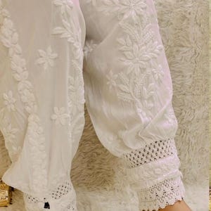 パンツ Cotton Voile Lucknow Embroidery Lucknow Chikankari Stretchable Cotton Pants / Ankle Length