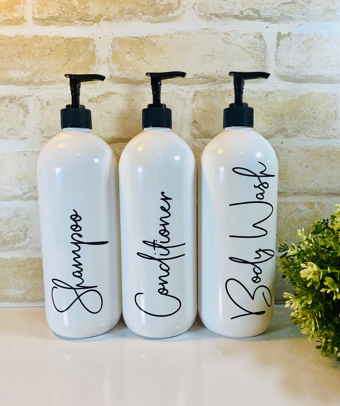 Shampoo, Conditioner and Body Wash Labels// Bathroom Organisation