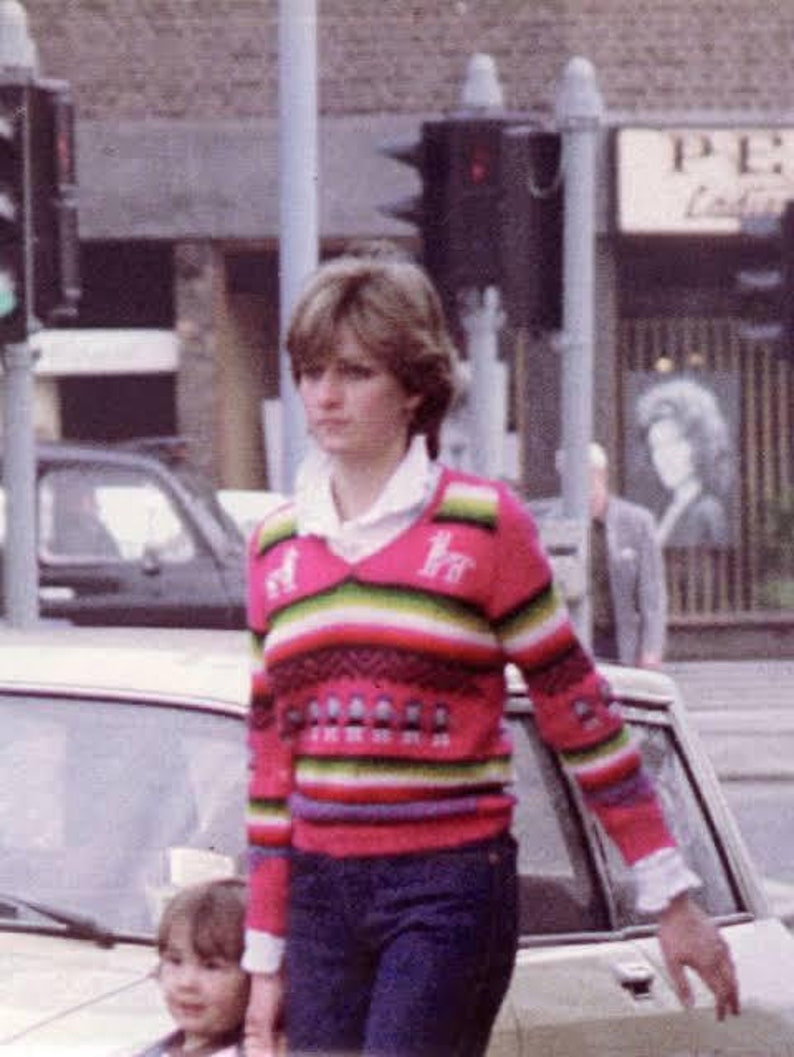 The Princess Diana Jumper Alpaca Wool Jumper Woman Sweater Soft Jumper Ladies Aran Knitting Pattern Present for her Handwoven image 10