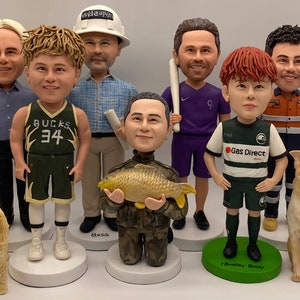 Custom group bobbleheads, custom wedding best man group bobbleheads, custom personalized bobbleheads, employee bobblehead gifts