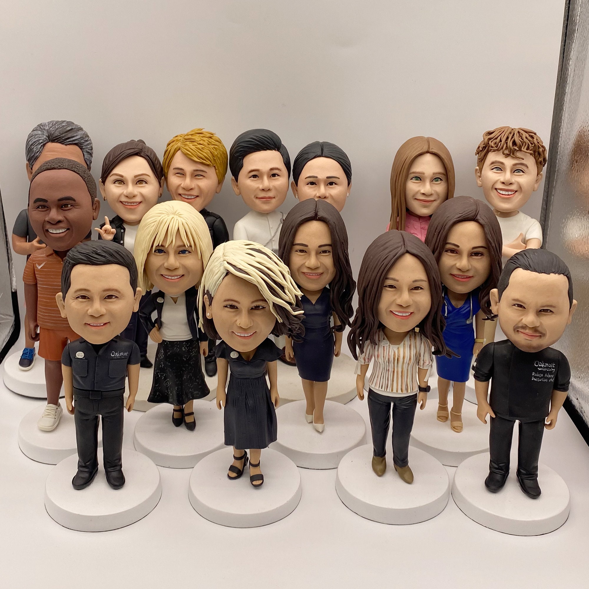 Custom Bobbleheads, Customise Your Own Bobbleheads, Personalised Bobbleheads, Group Bobbleheads