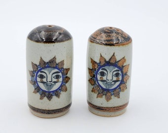 Mexican Folk Art Ceramic Tonala Salt /& Pepper Shakers-Butterfly Designs