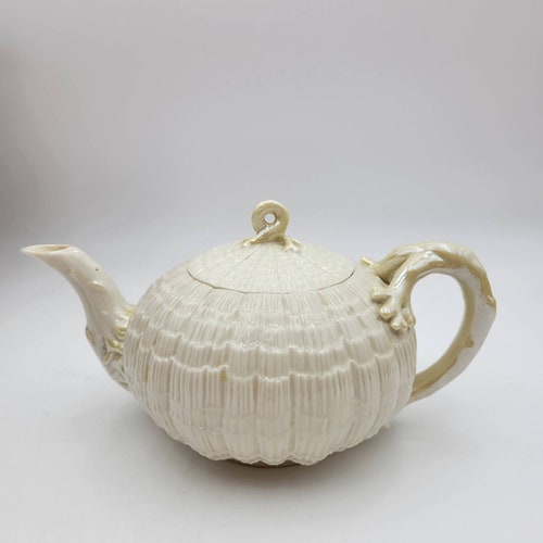 Vintage Belleek Tridacna Teapot 3rd Black Mark shops 1926-1946