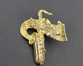 JJ Jonette Gold Tone Saxophone Brooch 1980's Music Notes Pin Signed