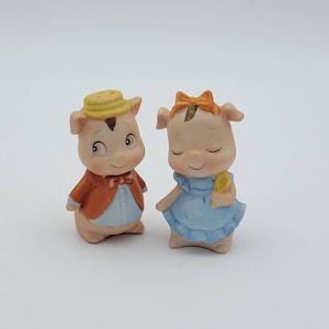 Vtg Anthropomorphic Pigs Salt and Pepper Shakers Japan
