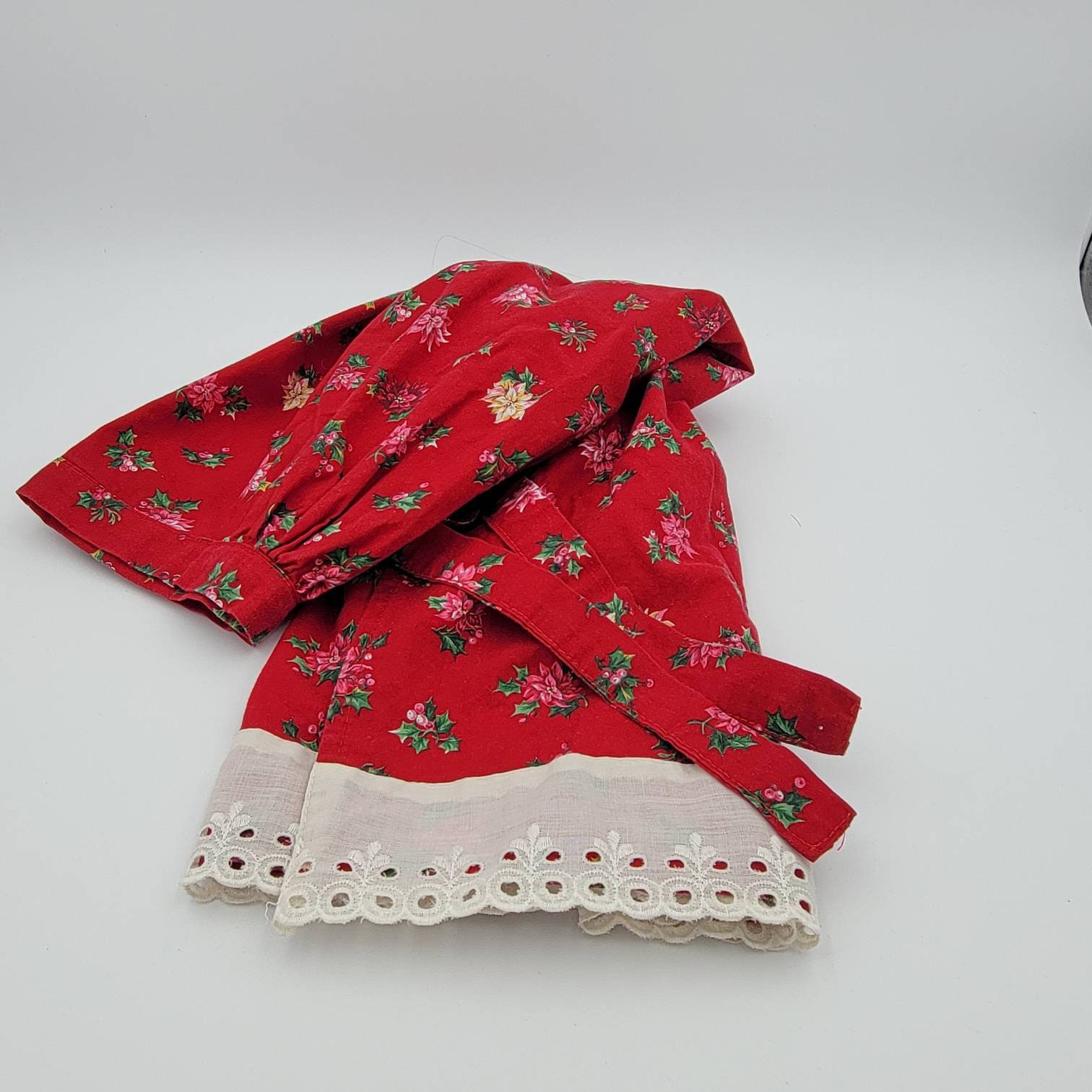 Vintage Christmas Apron Poinsettias Long Lace Hem