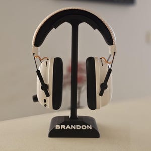 Custom 3D Printed Headphone Stand – Personalised Name