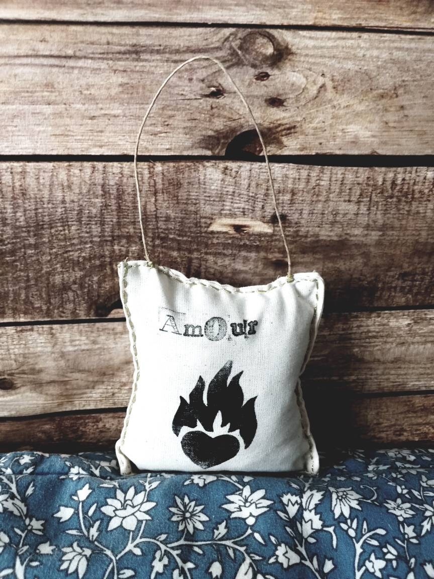 Petit Coussin à Suspendre Amour