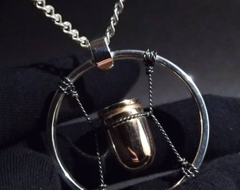 新品未開封　世界2077個限定　サイバーパンク2077 Vの弾丸ネックレス サイバーパンク2077 Vの弾丸ネックレス（シリアルナンバー入り