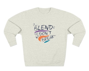 We blenden zodat we het sweatshirt met ronde hals niet kapot maken