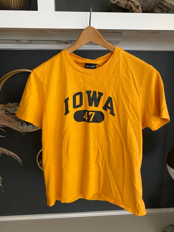 84thAndVintageCo Vintage Iowa Hawkeye T Shirt, Champion Size Large Women's