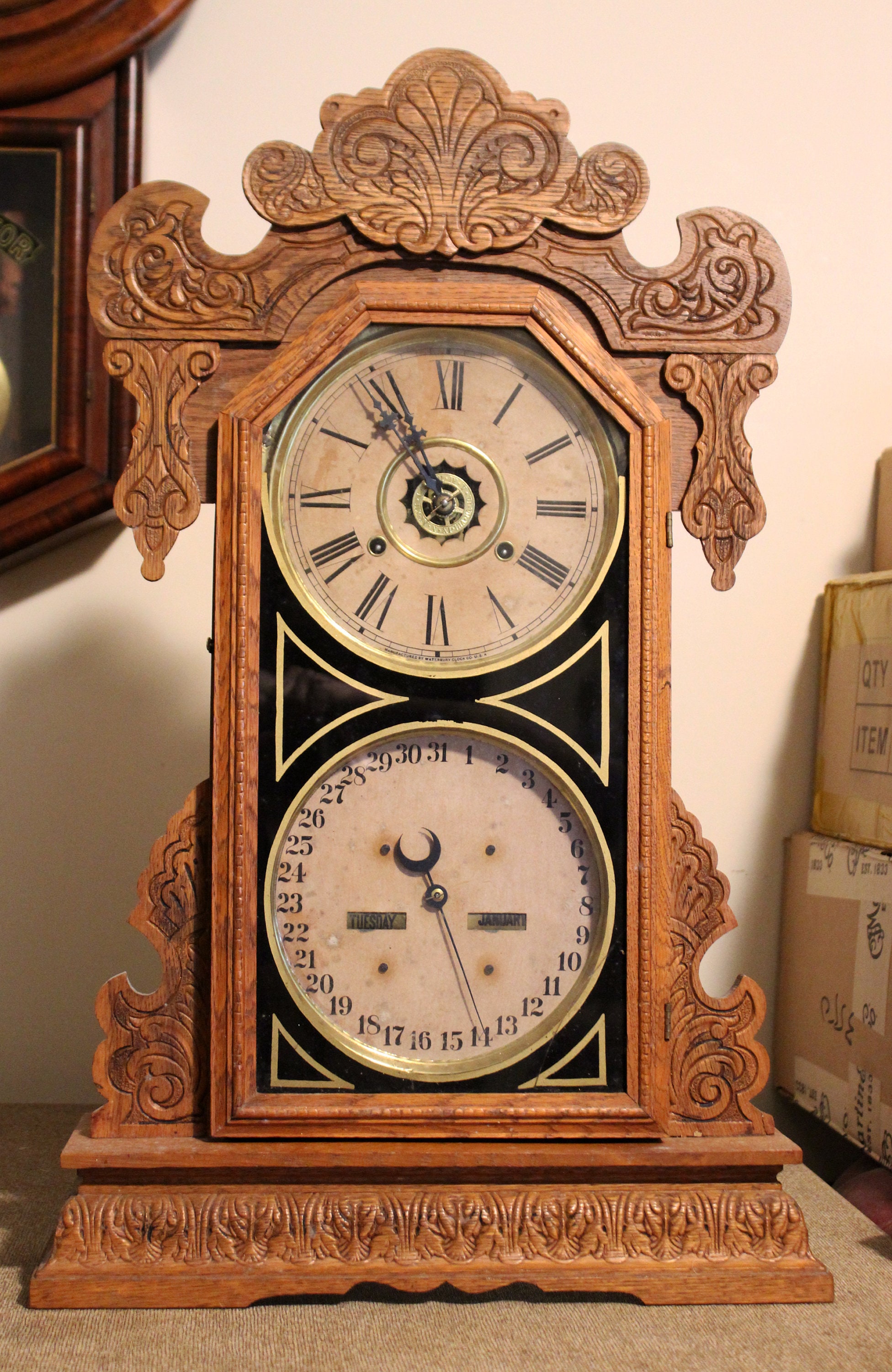 アンティーク置き時計　Antique Waterbury ゼンマイ式時計 Antique Waterbury 8 Day Time and Chime Mantle Clock ~ Serviced and