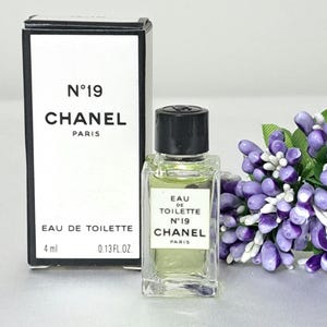 Chanel n 19 Edt vintage perfume, miniature 4.5 ml with box