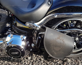 Schwarz Totenkopf Echtleder Satteltasche Gepäckträgertasche für Harley Davidson Softail Breakout Fat boy