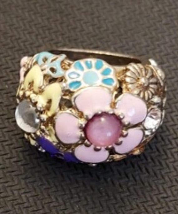 fashion ring nice for easter size 5.5 - image 1