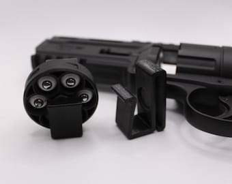 Belt and Molle system drum mount quick pull clip for HDR .68 drum magazine