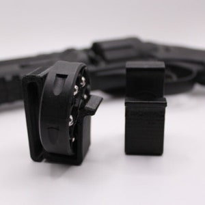 Belt and Molle System Drum Holder Quick Release Clip for HDR .50 Drum Magazine