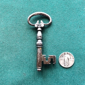 Antique Large European Ward Box Steel Key – Early-to-Mid 1800s – RARE