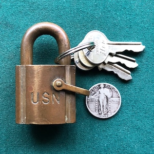 Vintage Brass United States Navy USN Pin Tumbler Padlock + Original Key – 1940s – CORBIN