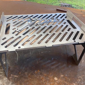 Collapsible grill