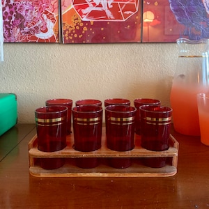 Mid-Century Modern Ruby Red Drinking Glasses In Wooden Carrying Basket