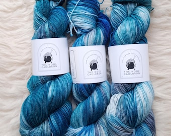 Ocean Wave Blues - Handgefärbtes Garn