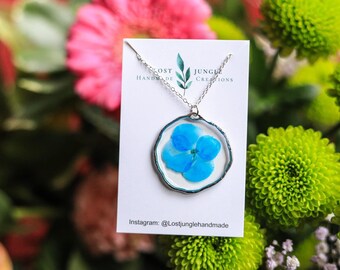 Medallion with hydrangea. Blue pressed hydrangea flower necklace Hydrangea Pendant in resin