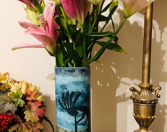 9 inch tall Beautiful textured Kokopelli glass vase