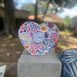 Free Shipping Handmade Epoxy Resin colorful floral galore Heart shaped resin Clock: table top Decor