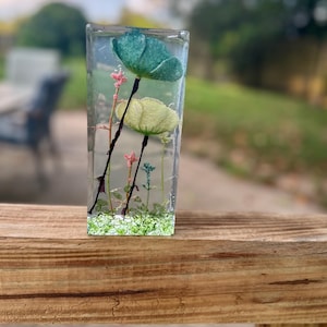 Free Shipping 7 inch tall and 3 inches wide Beautiful Epoxy resin flower block.