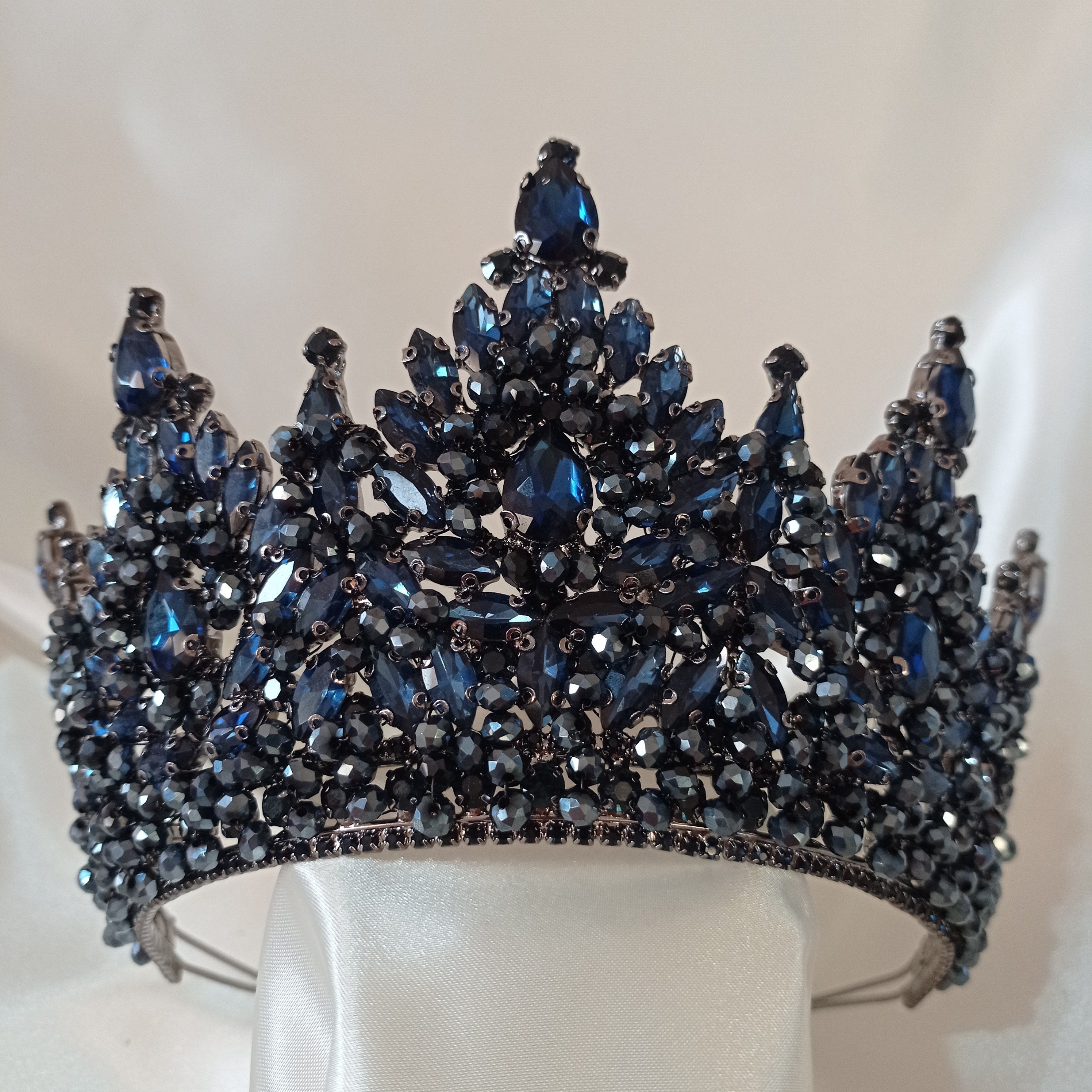 navy dinner dress tiara Navy Tiaras - SASS Wire Saloon
