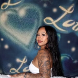 Y2K Early 2000s Airbrush Backdrop La-La Love You Heart Blue Green | Glamour Shots Photo Background Old School 90s Birthday Banner | Lux Rosa