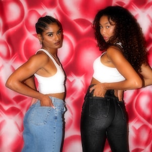 Y2K Early 2000s Airbrush Backdrop Hearts & Hynas Red Heart Airbrush | Glamour Shots Background Old School 90s Birthday Photo Banner Lux Rosa