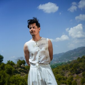 Relaxed buttoned Sleeveless Shirt, Unisex shirt in 100% Lotus Fiber, Lotus Flower Fiber Shirt, Summer Handloom Weaved