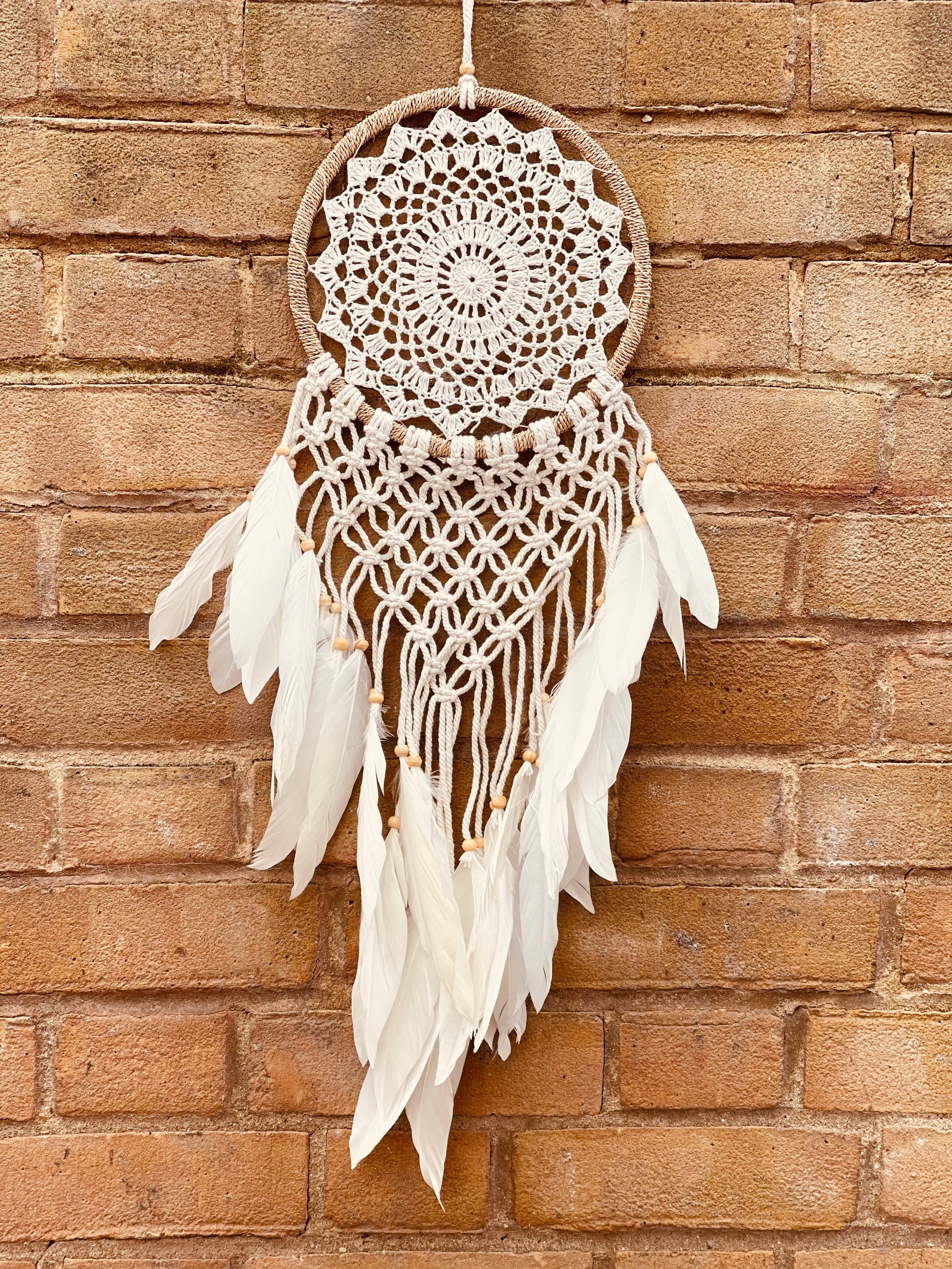 New] The 10 All-Time Best Home Decor (Right Now) - Apartment by Elisa Arp -  Macrame feather dream catcher with gr…