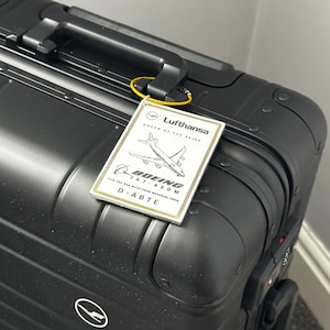 Lufthansa Boeing 747 D-ABTE Fuselage Cut Luggage Tag Keychain Keyring Plaque  Collectible Airbus memorabilia Pilot gift engraved
