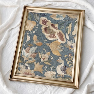 植物の鳥の刺繍タペストリー | コテージコア テキスタイル パターン アート プリント | アンティーク ファームハウス デコレーション | 秋の印刷可能なウォール アート | 834